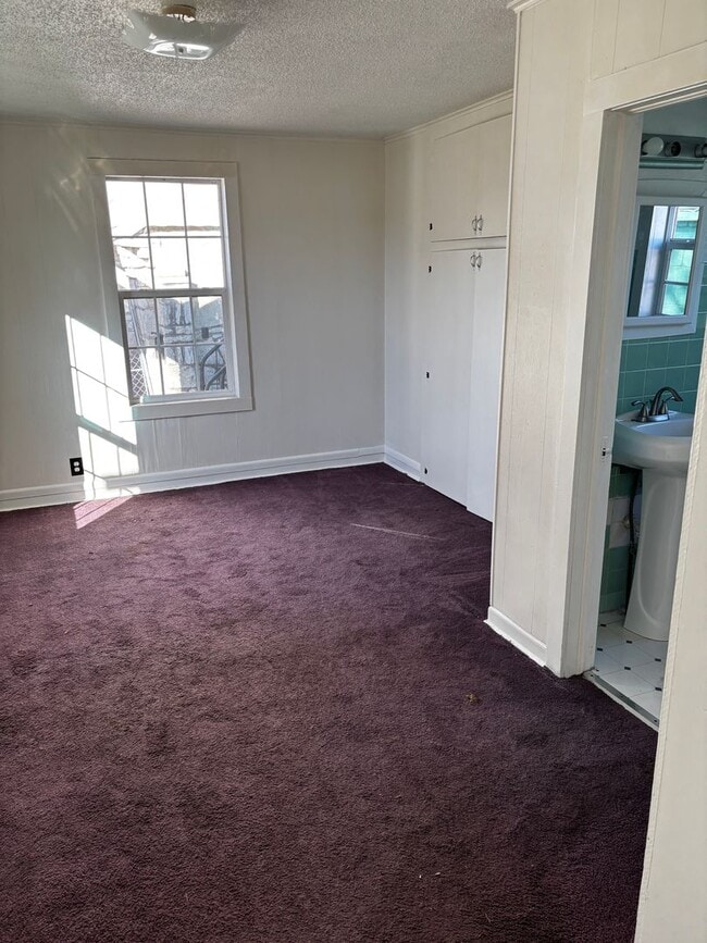 Building Photo - 1br 1ba house!