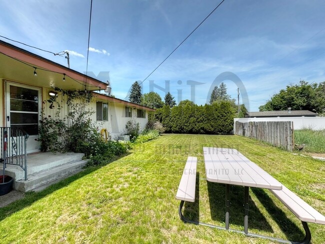Building Photo - Spokane Valley Duplex