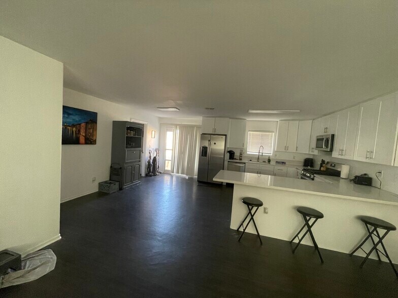 Kitchen to backyard - 73641 Sunnyslope Dr