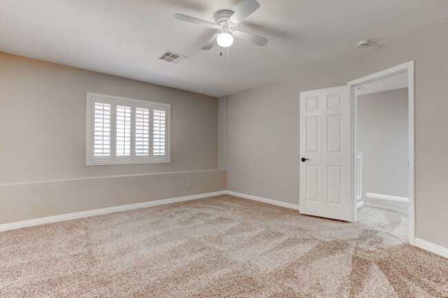 Building Photo - 809 Royal Birch Ln