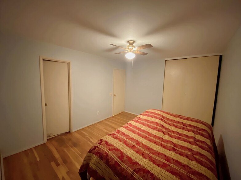 Building Photo - 1092 Forbes St