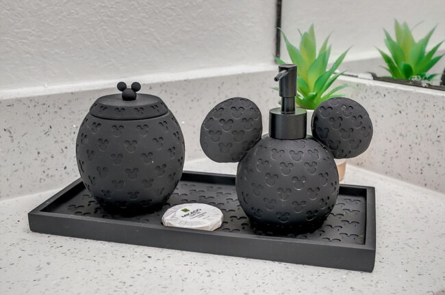 Building Photo - 8303 Palm Pkwy