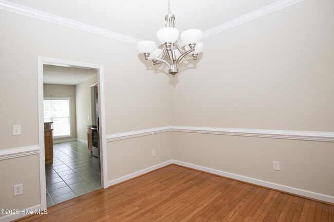 Building Photo - 102 Newington Way