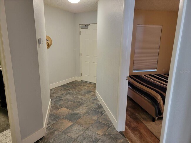 Building Photo - 1515 Pinellas Bayway S