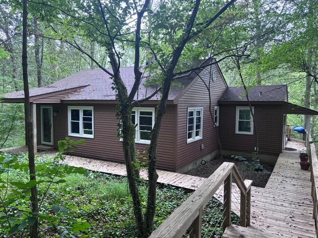 Secluded Cabin in the Woods - 10936 Raphel Rd