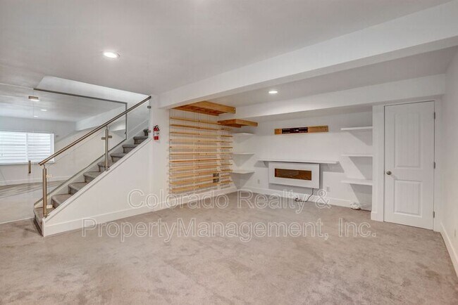Building Photo - 2581 S Hazel Ct