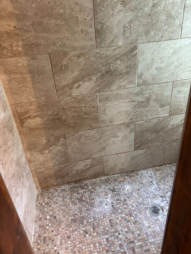 Building Photo - BEAUTIFUL, BRIGHT AND OPEN 1 BED, 1 BATH  HOUSE IN HEART OF NORTHSIDE- AVAIL NOW!