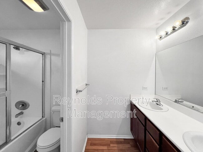 Building Photo - 1468 Normandy Dr