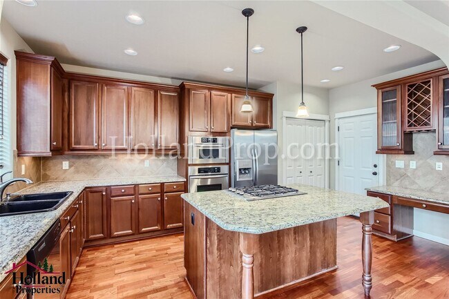 Building Photo - Stunning 3-Bedroom Home in Desirable Orenco Station Community!