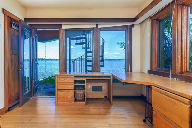 Building Photo - 5030 Lake Mendota Dr