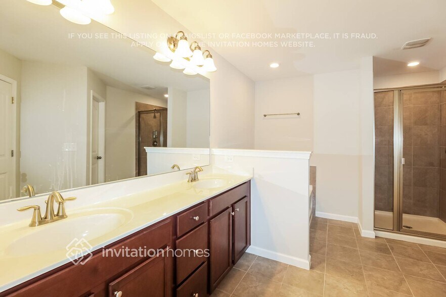 Building Photo - 826 Sunset Park Dr