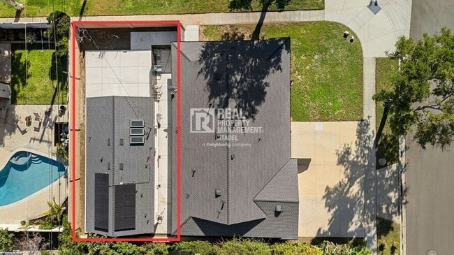 Building Photo - 996 S Siet Pl