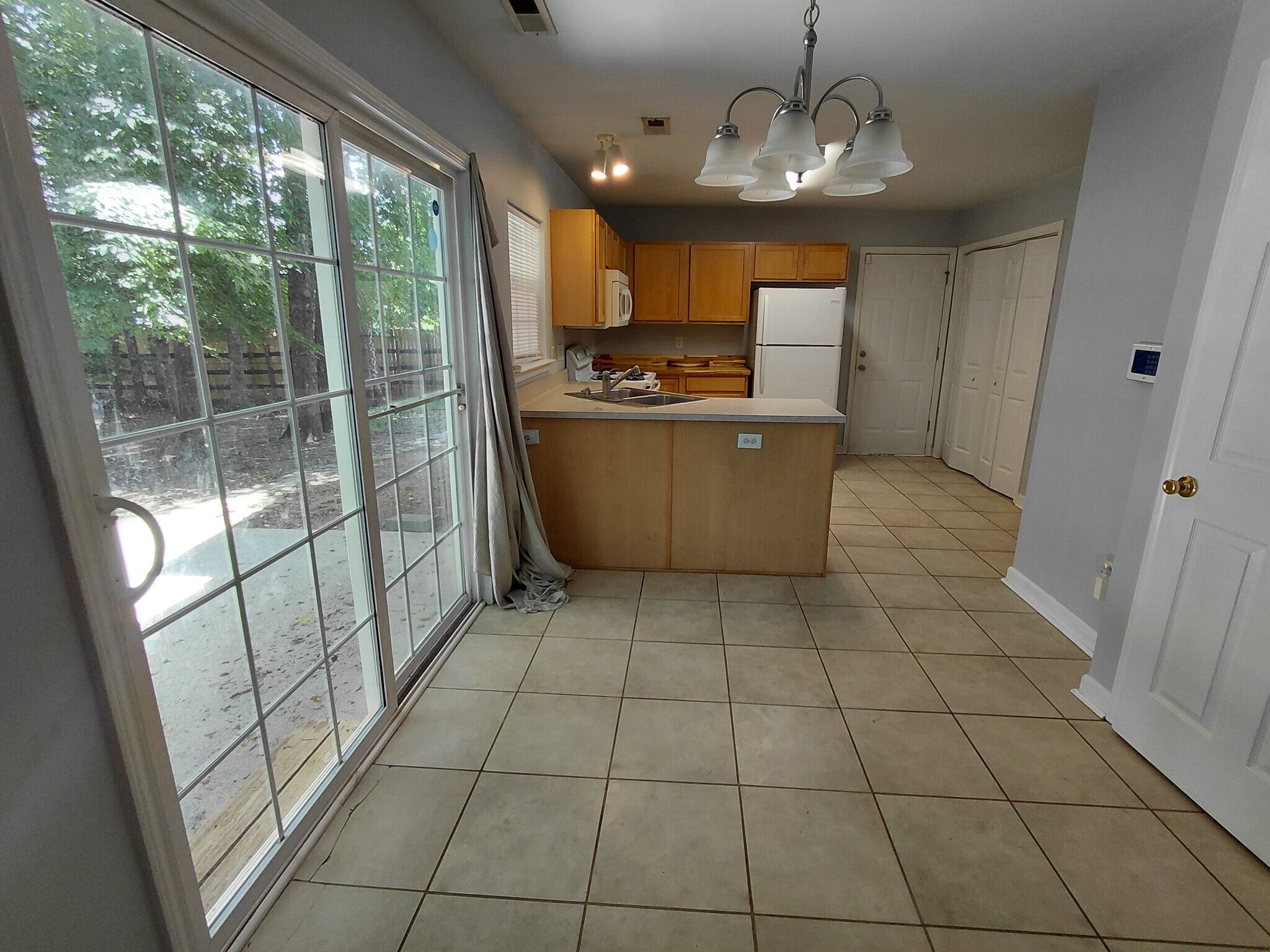 Breakfast and kitchen from great room - 5043 Wheat Dr SW