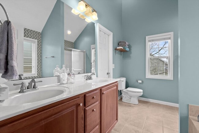 Building Photo - Home in Waterfront Community