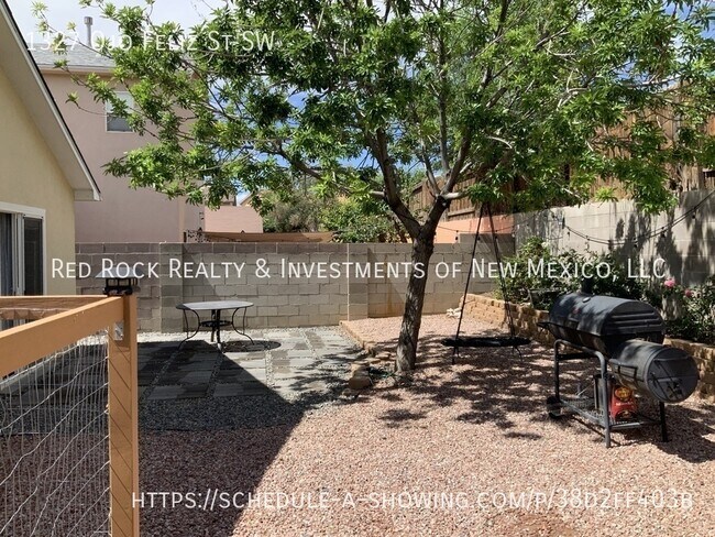 Building Photo - 1327 Ojo Feliz St SW