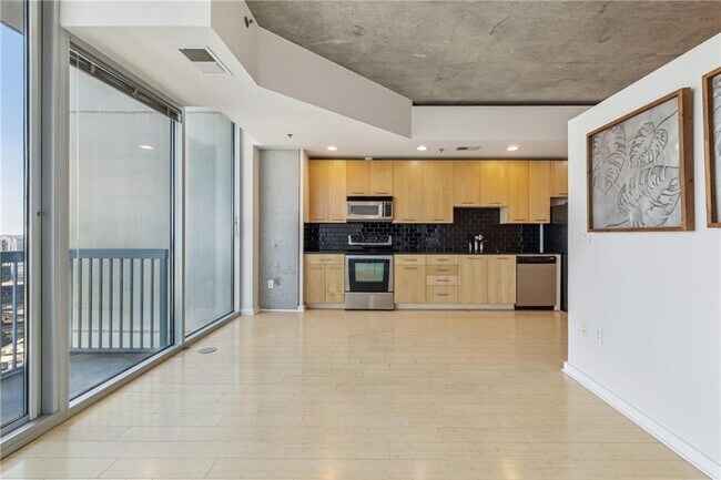 Building Photo - 3324 Peachtree Rd