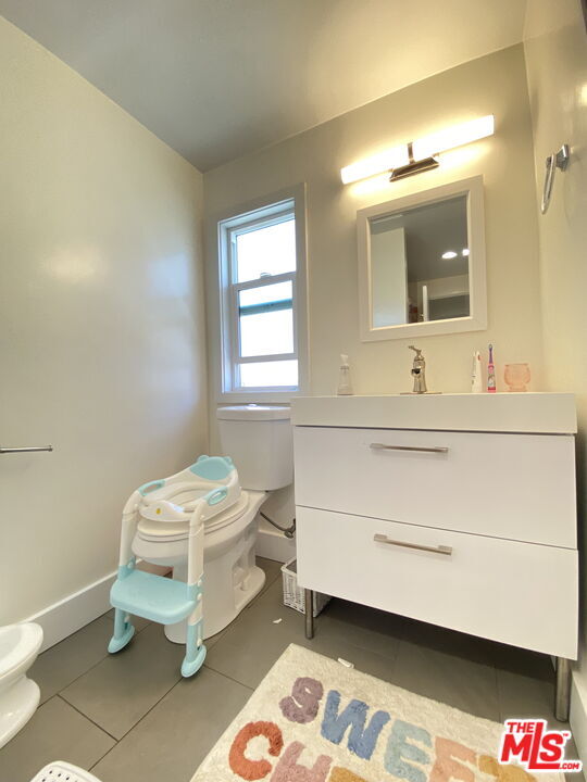 Building Photo - 4760 La Villa Marina