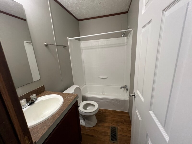 Building Photo - 133 Burch St