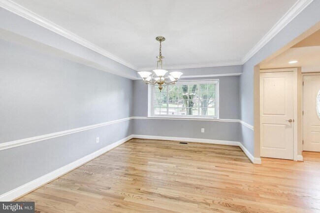 Building Photo - 13704 Beret Pl