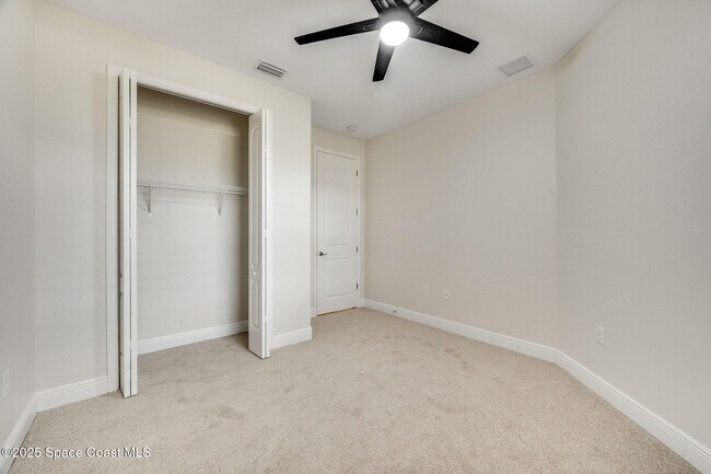 Building Photo - 8233 Loren Cove Dr