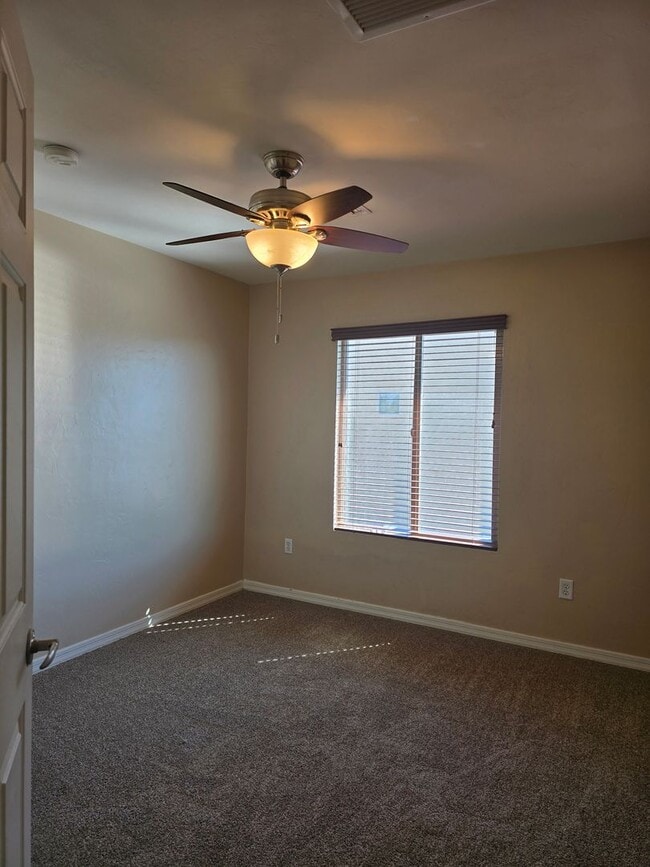 Building Photo - FREE RENT FOR OCTOBER AND $100 VISA GIFT C...
