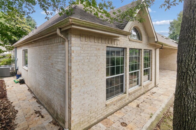 Building Photo - 5306 Norborne Ln