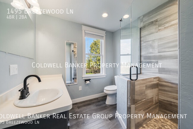 Building Photo - 1495 Breezewood Ln