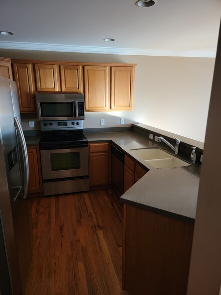 Kitchen - 7649 Keistlers Store Rd