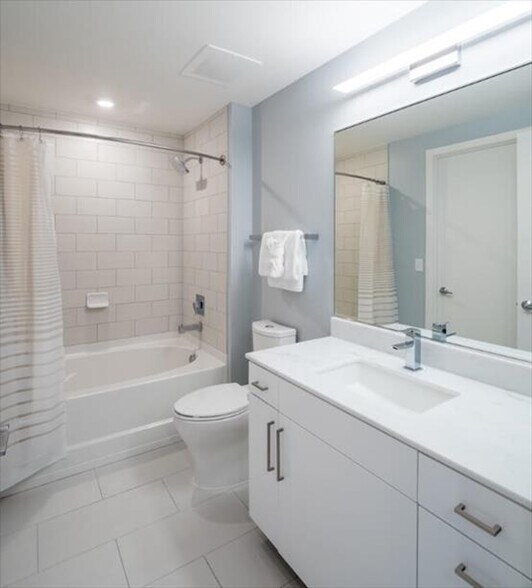 Building Photo - 4836 Rugby Ave