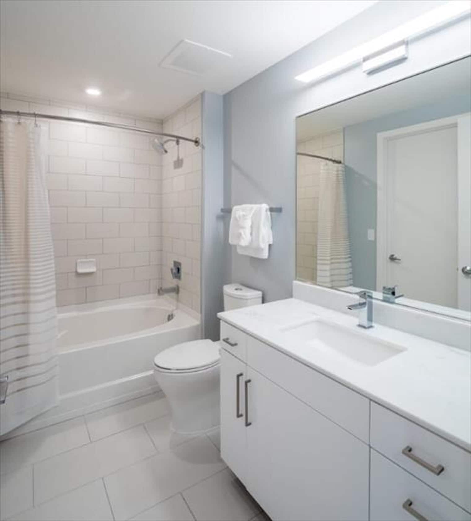 Building Photo - 4836 Rugby Ave