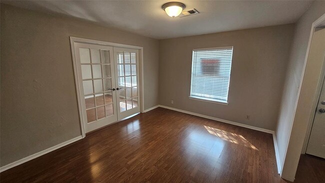 Building Photo - 7322 Ridge Oak Dr