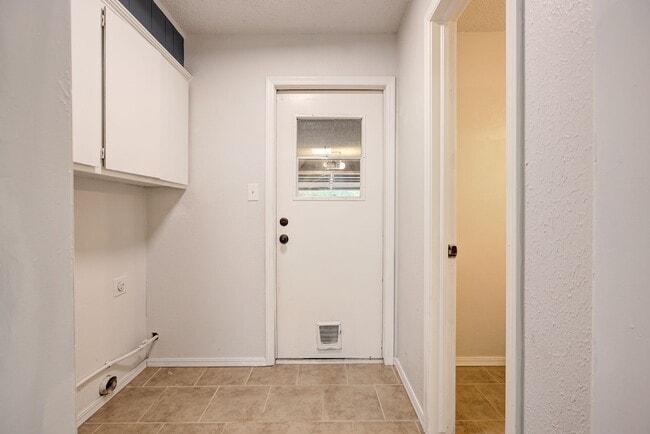 Building Photo - 1707 Ridgemont Cir