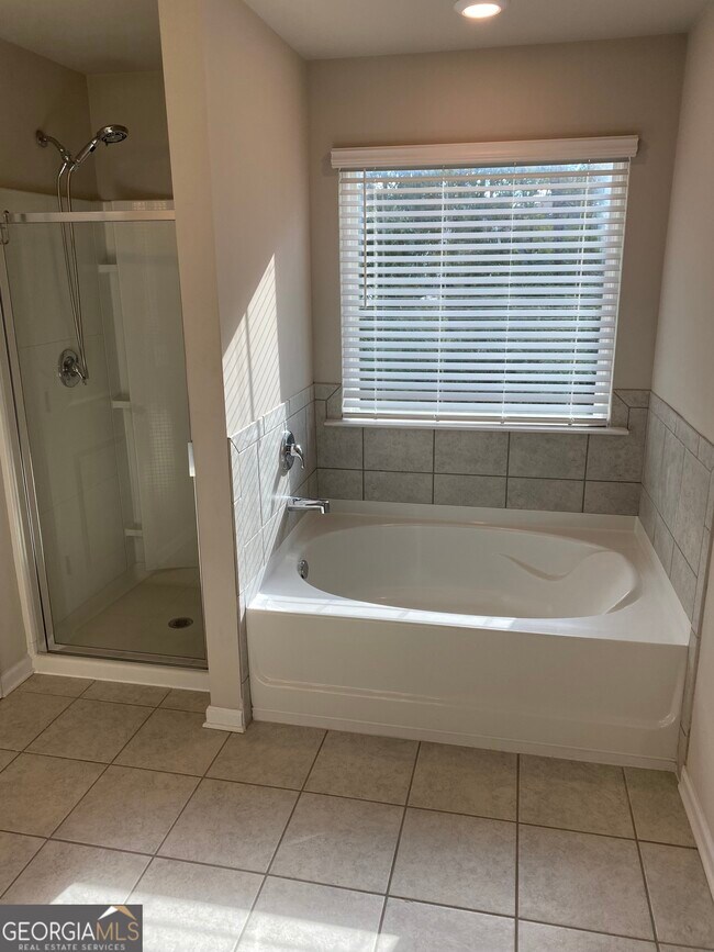 Building Photo - 7055 Mimosa Blf