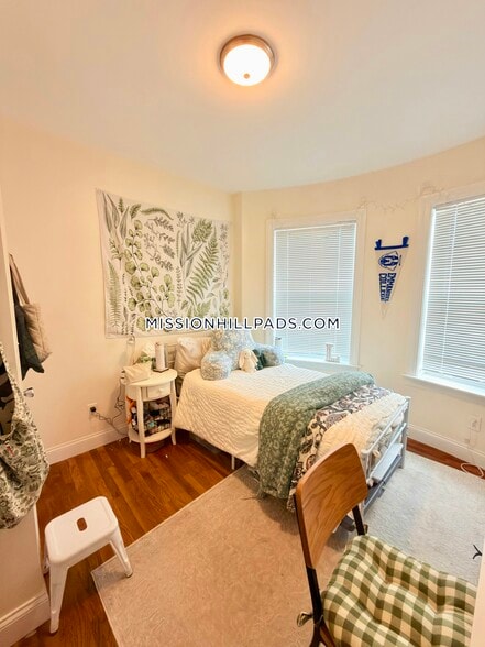 Building Photo - 830 Huntington Ave