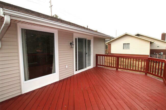 Building Photo - 736 Henry Ave