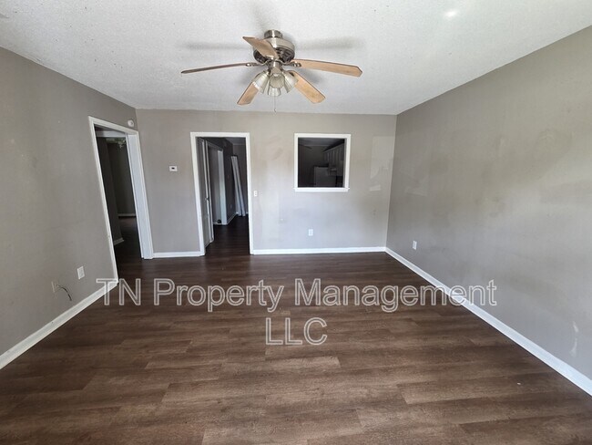 Building Photo - 204 Cantal Dr