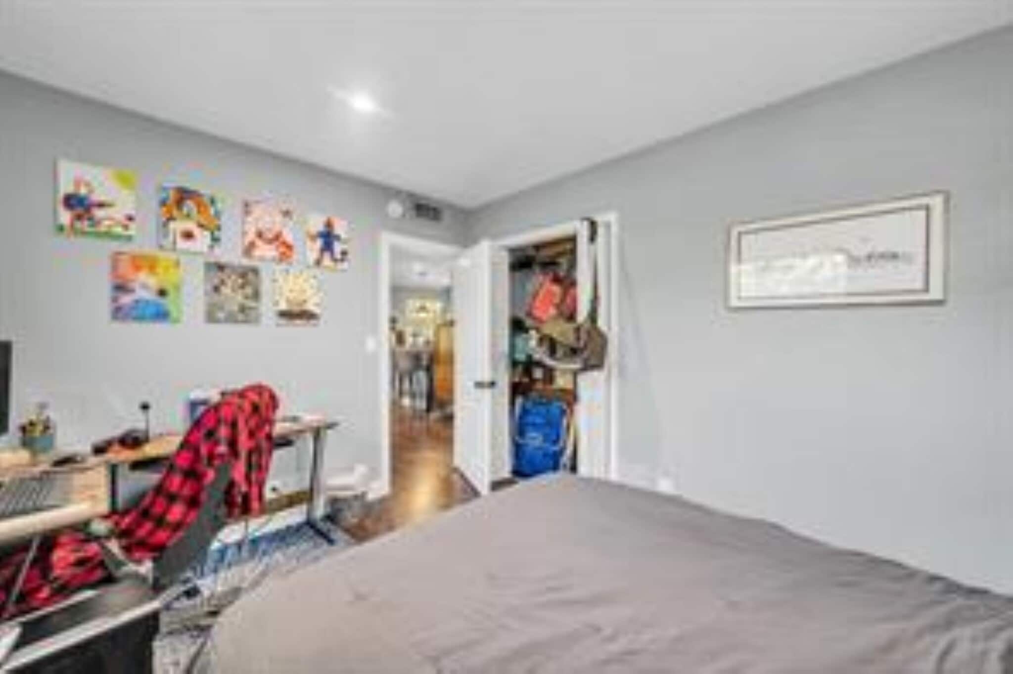 Building Photo - 811 NE 14th Pl