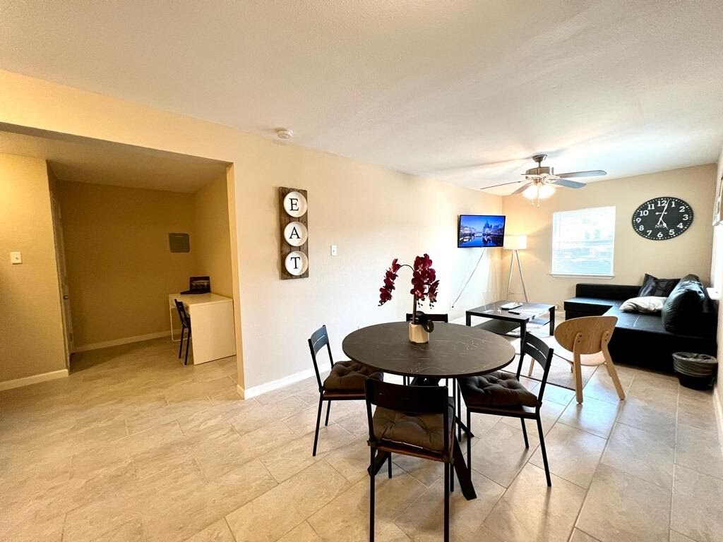 Building Photo - 122 Rilla Vista Dr