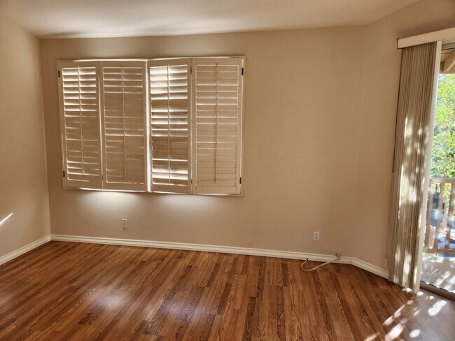 Building Photo - 2651 Dunstan Dr