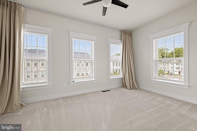 Building Photo - 212 Upper Brook Terrace