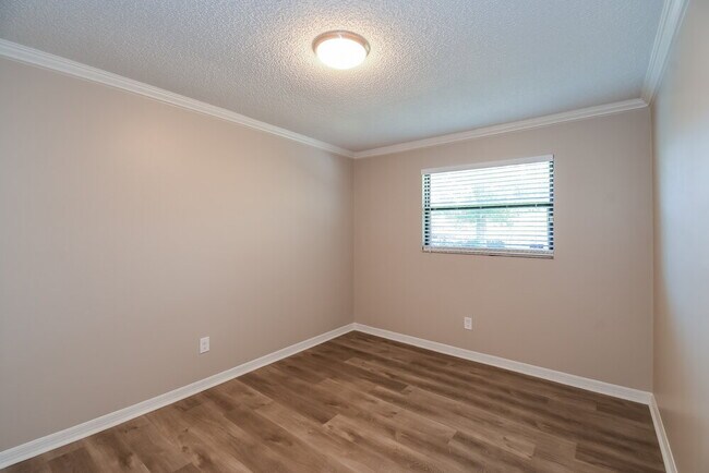 Building Photo - 1540 Derringer Rd