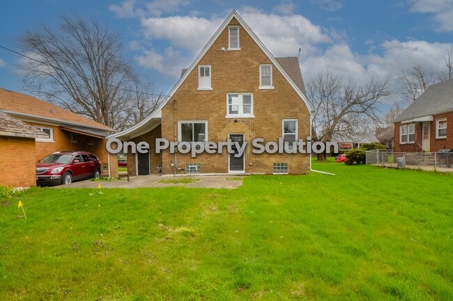Building Photo - 3612 Van Buren St