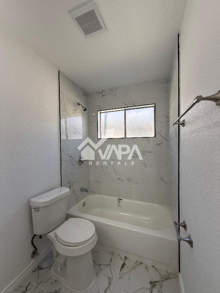 Building Photo - 13535 Coleridge St