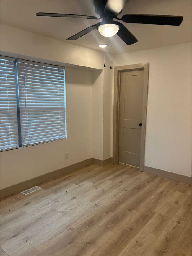 Building Photo - 308 W Worley St