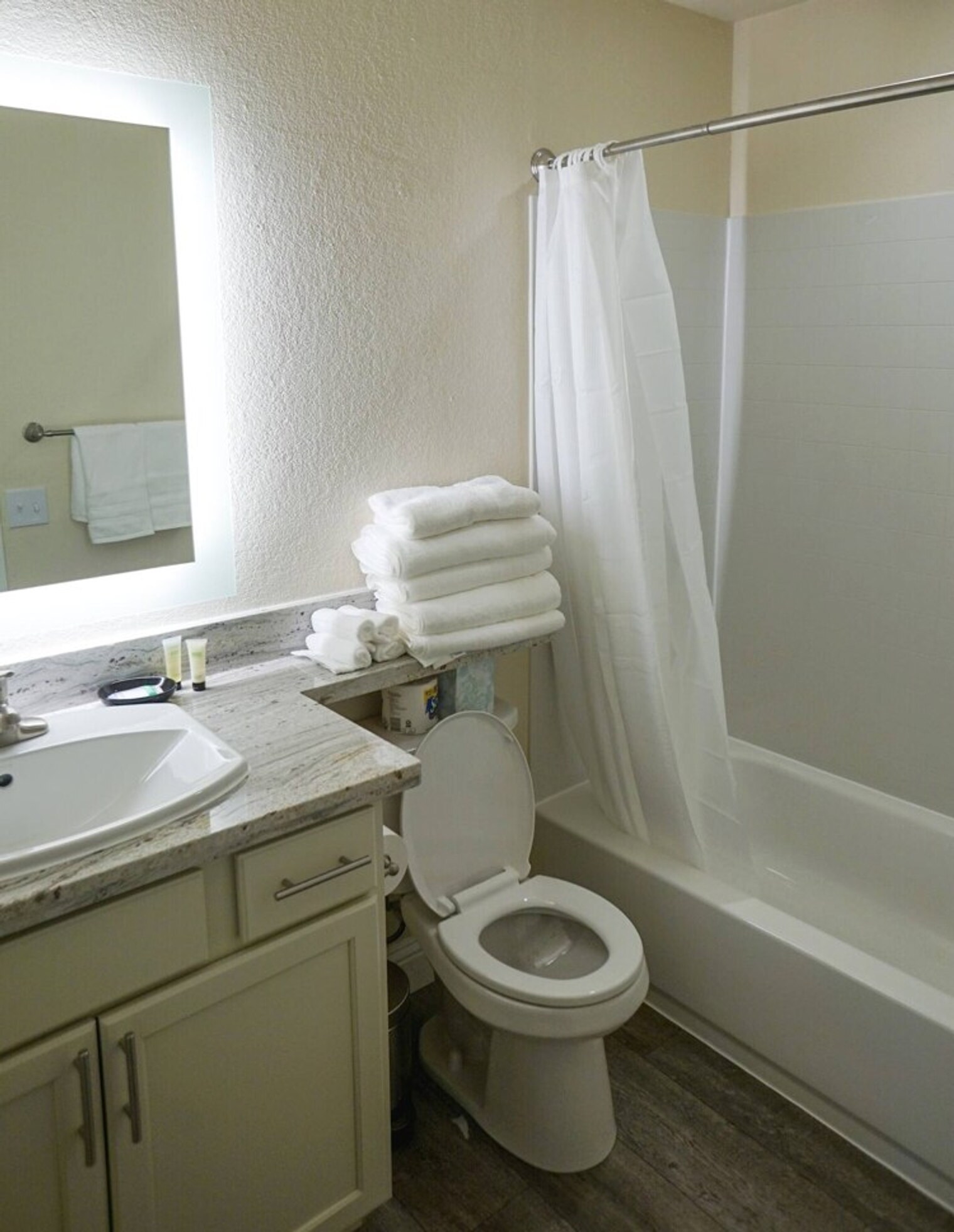 Building Photo - 12701 N Pennsylvania Ave