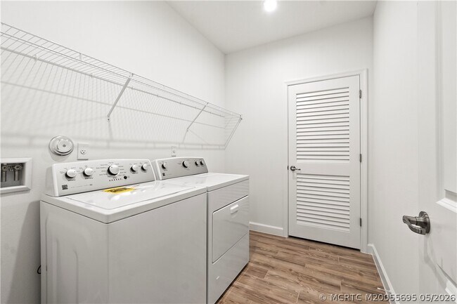 Building Photo - 14143 SW Safi Ter