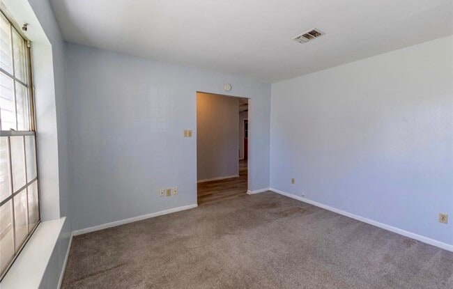 Building Photo - 6302 Park Ave