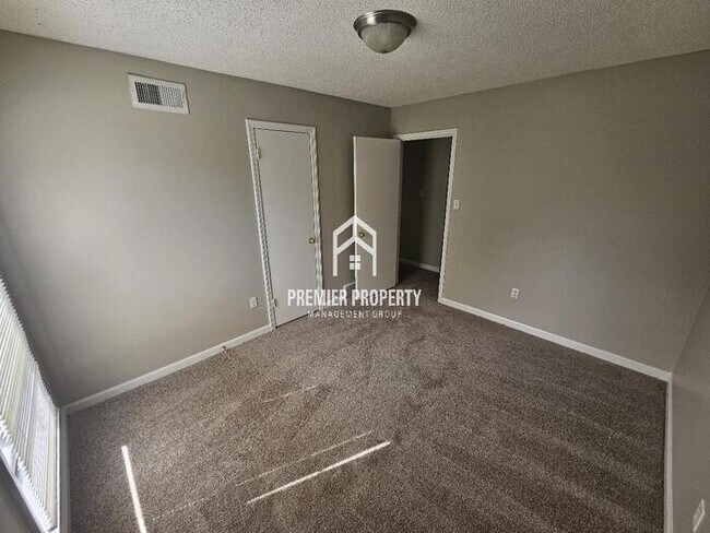 Building Photo - 4103 Friendship Ln