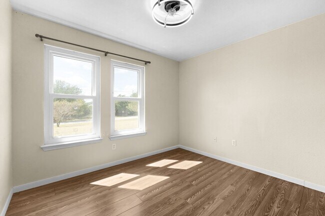Building Photo - 122 CR - 4936