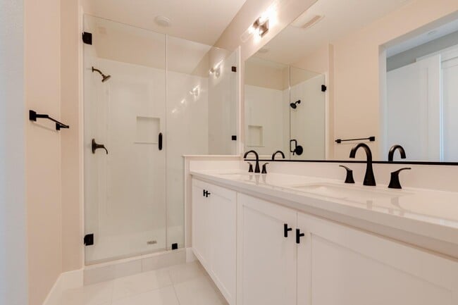 Building Photo - 1416 Venice Ter